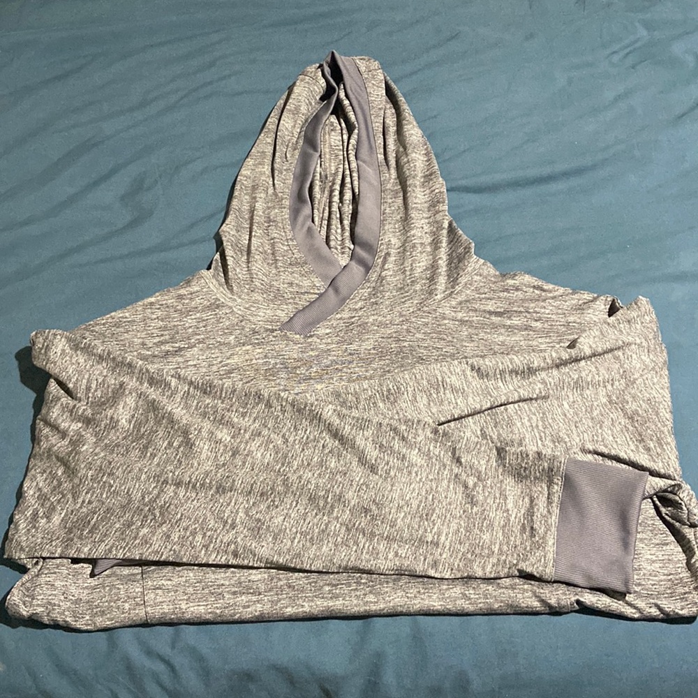 NWOT M Mondetta Activewear Sweater